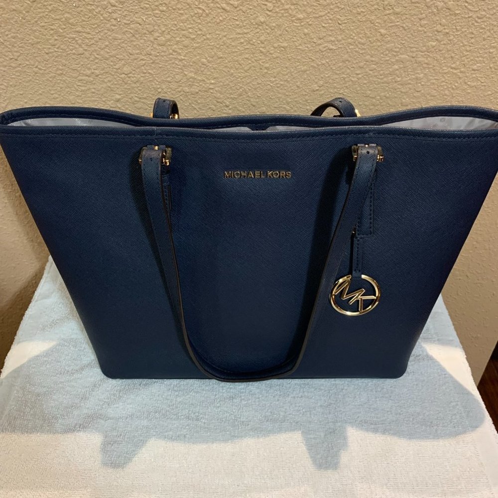 Michael Kors Women's Jet Set Travel Carryall Tote